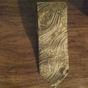 Robert Talbott tie width: 3 1/2"; length: 58".